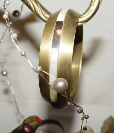 Bracelet ethnique en laiton et nacre