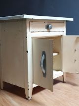 Petit meuble vintage en métal