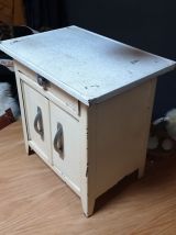 Petit meuble vintage en métal