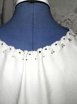 Ancienne chemise longue faite et brodée main