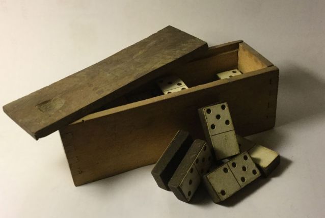 Ancien jeu de domino