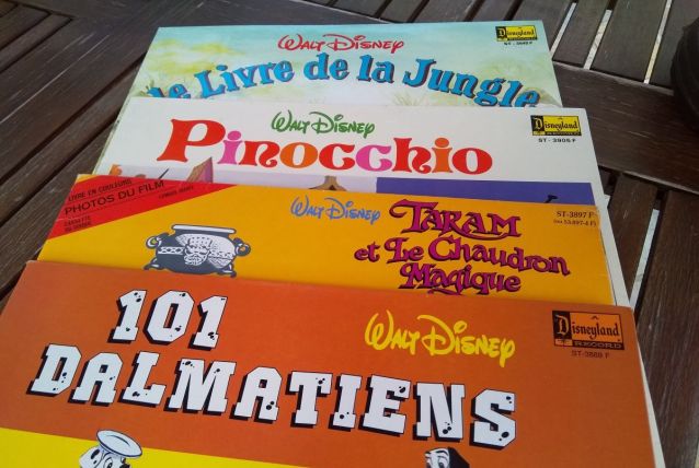 Pack de 4 Vinyles Dessins Animés avec livrets histoires