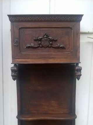 Meuble étagère sculpté