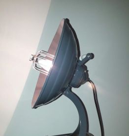 lampe vintage a partir d un ancien chauffage création unique
