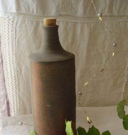 Bouteille ancienne en grès flammé artisanal