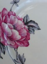 8 assiettes en porcelaine modele pivoines, art deco
