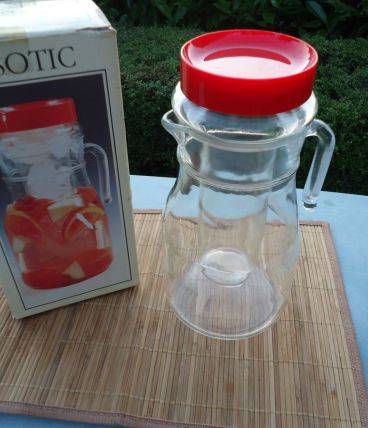 Broc de 2 litres avec réserve de glace en verre et couvercle