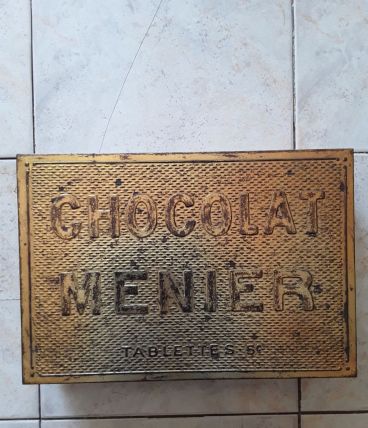 Boîte en tôle doré Chocolat Menier  vintage 