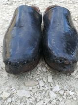 Ancienne paire de sabots Vernis 