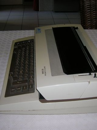 Smith - Corona modèle EC 1300 élec beige clair
