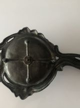 Ancien bougeoir à main en bronze