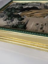 Ancienne boite en carton décorée