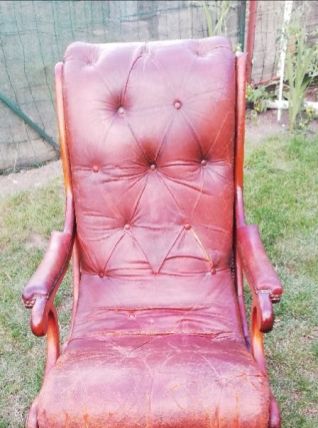 Véritable Rocking chair Chesterfield a restauré