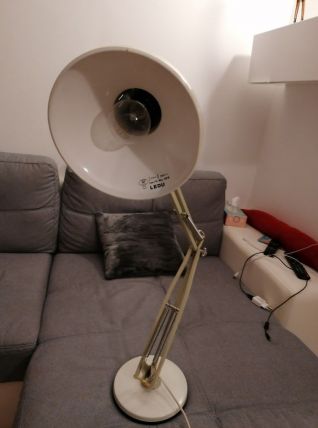 Lampe Ledu articulée  métal blanc sur socle. Années 1970