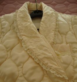 Ancienne robe de chambre  satinée 42/44
