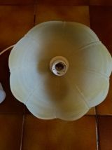2 lustres/abat-jour/plafonnier forme fleur jaune en verre