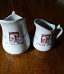 Lot 2 pichets ou crémiers en porcelaine Guérillot - Hôtel de
