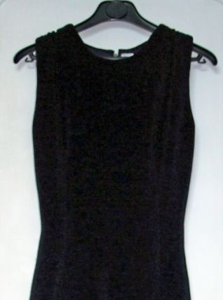 Robe longue fourreau fendu. Tissu crèpe noir. Taille 36. 
