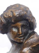 Statue " Nu au chignon  " en resine patiné  ( 32 cm )