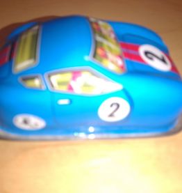 Voiture en tôle