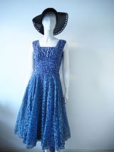 Authentique robe full circle en organdi vintage 50's