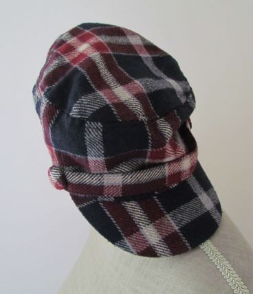 Jolie casquette à carreaux 