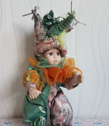 ancienne poupée arlequin