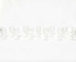 Série de 12 verres à liqueur