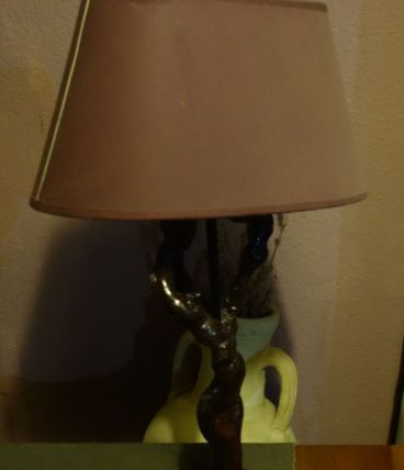LAMPE ANCIENNE  AVEC PIED DE VIGNE 