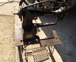 MACHINE A COUDRE SIN GER COL DE CYGNE ANCIENNE  FONCTIONNE