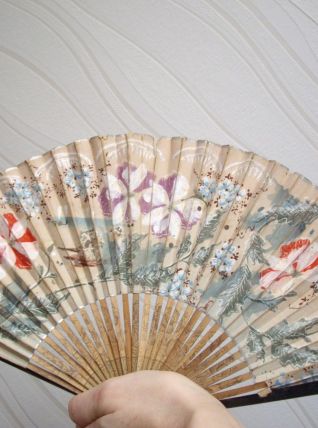 Ancien éventail avec inscription japon 