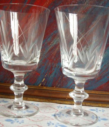 Deux anciens verres en cristal