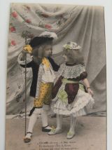 Série 4 cartes postales anciennes "scène à la cour royale" 