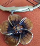 Collier avec émaux