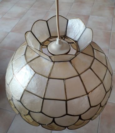 Suspension nacre et laiton