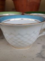 Tasses porcelaine +s.tasses bords couleur et or