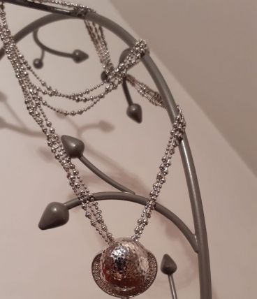 COLLIER