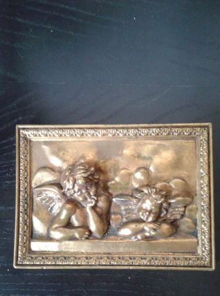 Bas relief angelos