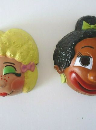 LOT DE DEUX MASQUES CÉSAR 1987 