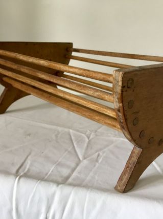 Lit poupée ancien en bois