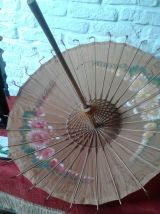 Ombrelle asiatique.