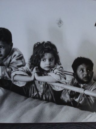 Photo de Jo Bouillon et 3 enfants de J. Baker