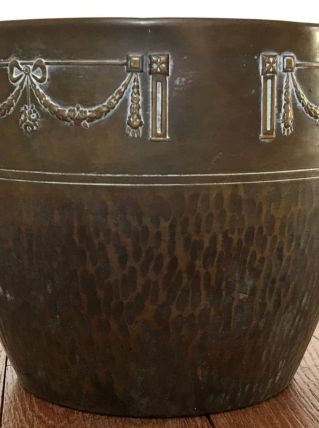 cache pot en métal type laiton