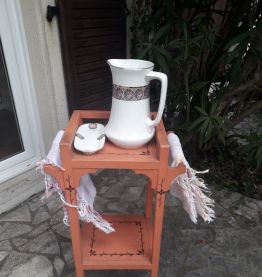 Desserte de cuisine vintage ou meuble de toilette ancien