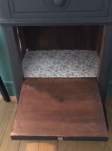 Table de chevet repeinte couleur nuit