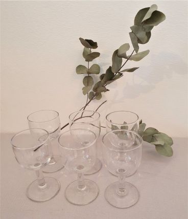 6 petits verres a pieds ballon