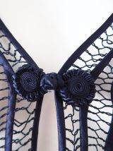 Long gilet en macramé bleu marine vintage 70's