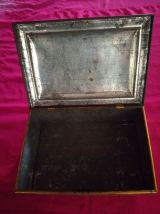 Boite métal vintage