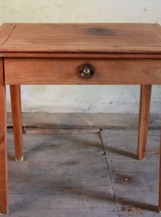 Petit bureau ferme