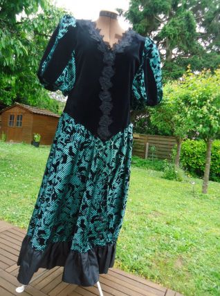 Robe velour vert noir Manches ballon Col V dentelle